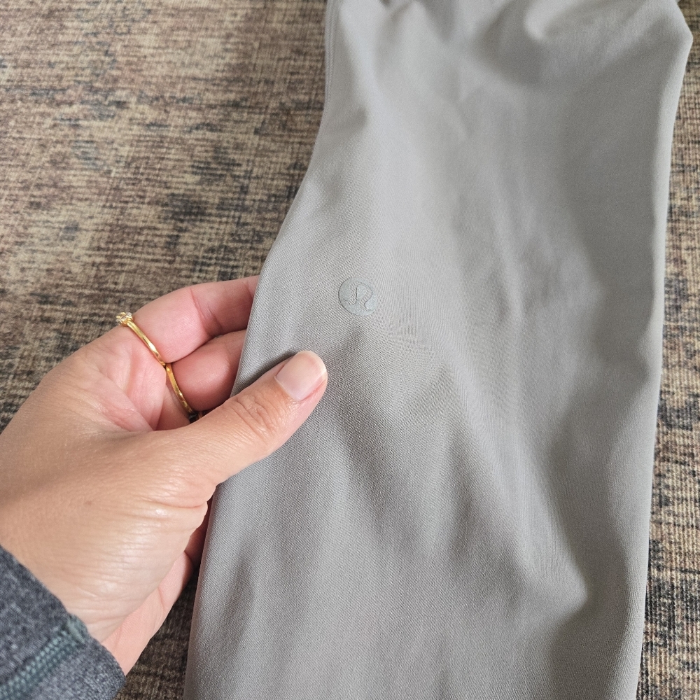 Lululemon Swift Speed High-Rise Tight 28" Leggings Brushed Luxtreme Gull Grey 6 - Picture 9 of 11